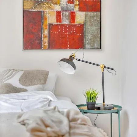 Heimby - Seaside Luxury - Free Parking Apartment *