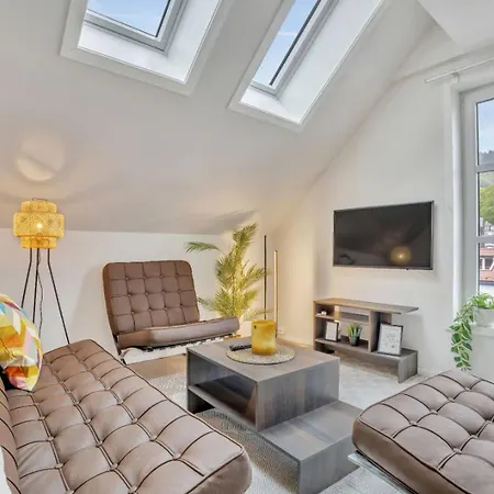 Heimby - Seaside Luxury - Free Parking Apartment